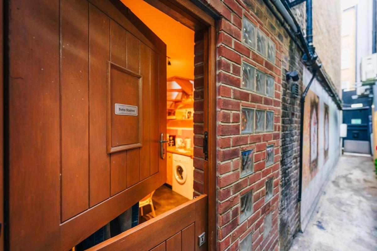 Appartamento Quirky And Cosy Soho Stables House Londra